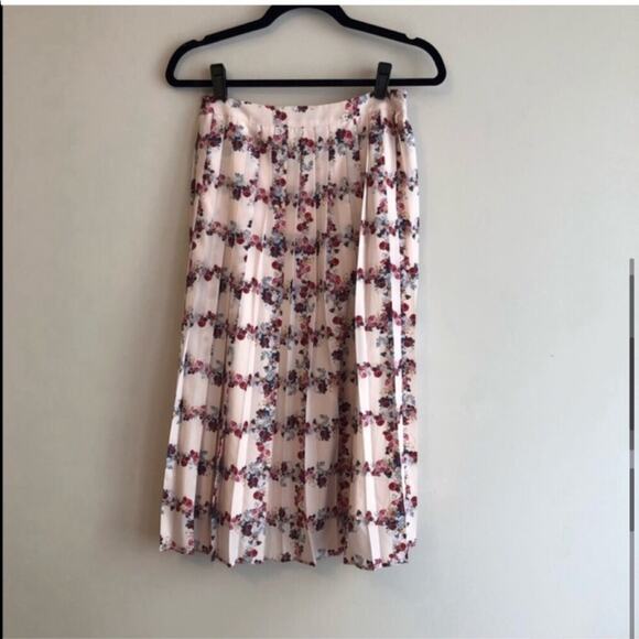 Endless Rose Floral Pleated Skirt - Picture 6 of 9